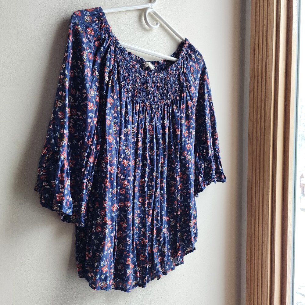 beachlunchlounge Blue Floral Ruched Blouse Size Medium - Picture 2 of 13